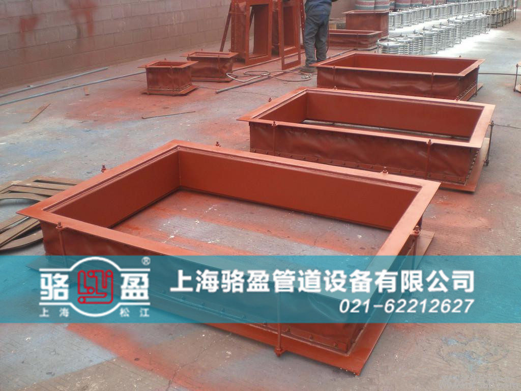 香港機場矩形非金屬<a href=http://www.linyuyi.com target=_blank class=infotextkey>補償器</a>噴涂環(huán)節(jié)